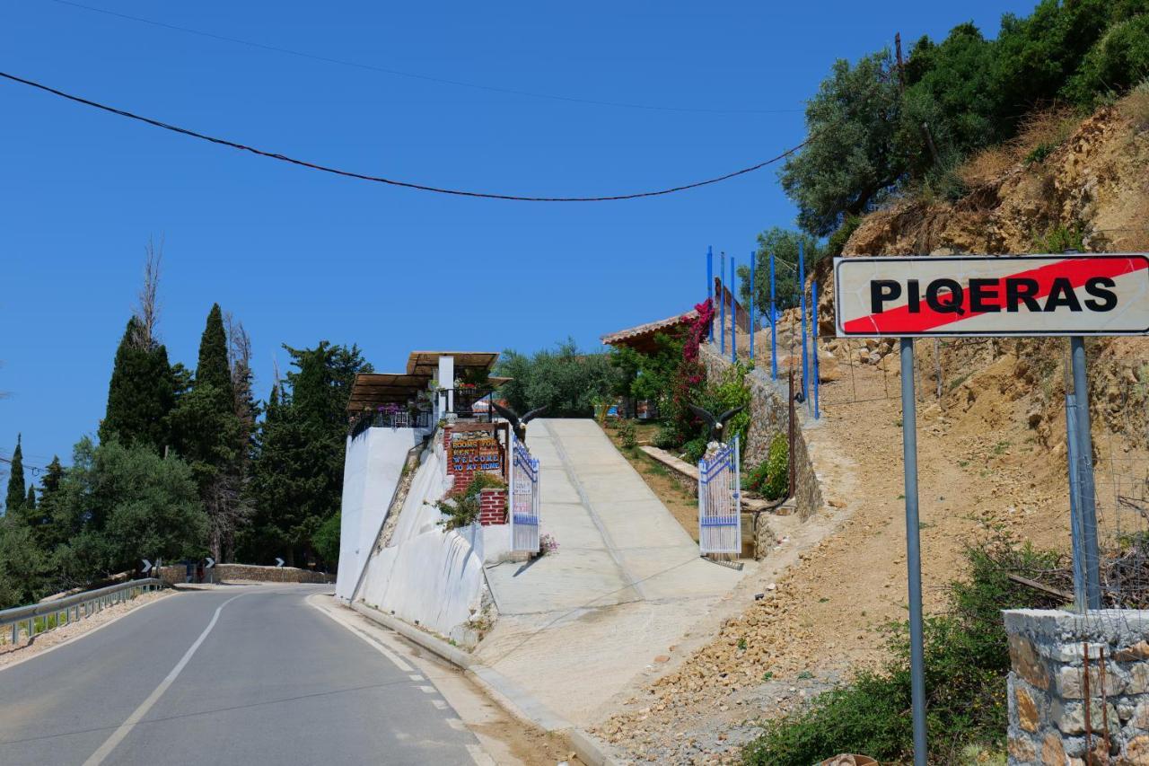 Bed and breakfast Vila Panorama Piqeras Extérieur photo