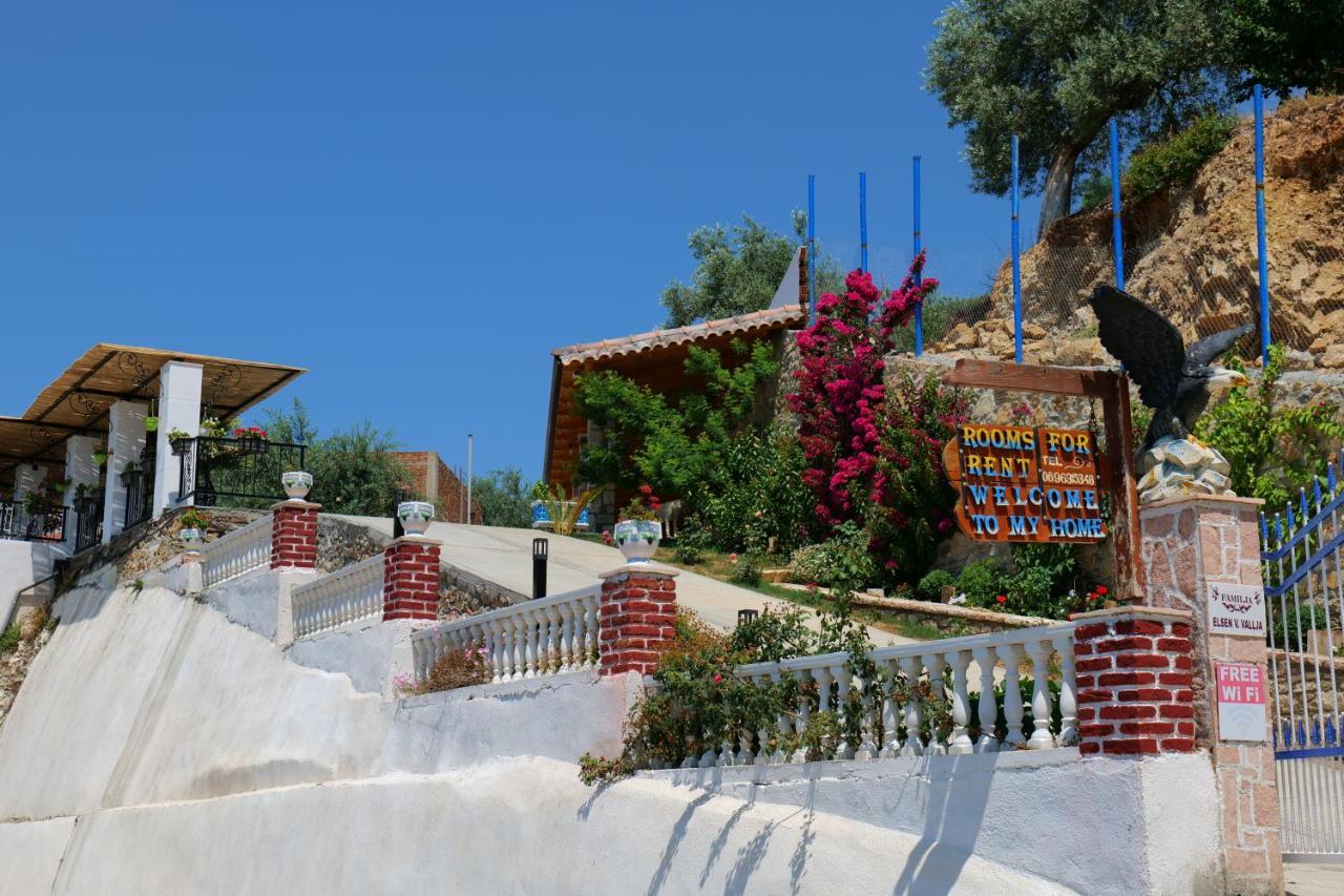 Bed and breakfast Vila Panorama Piqeras Extérieur photo